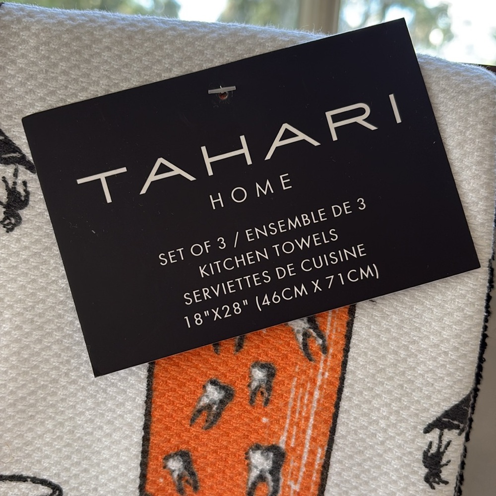 NWT SET/3 Tahari Halloween Cocktail Bar Hand Tea Bath Kitchen Towels Fun Girly - Picture 2 of 7